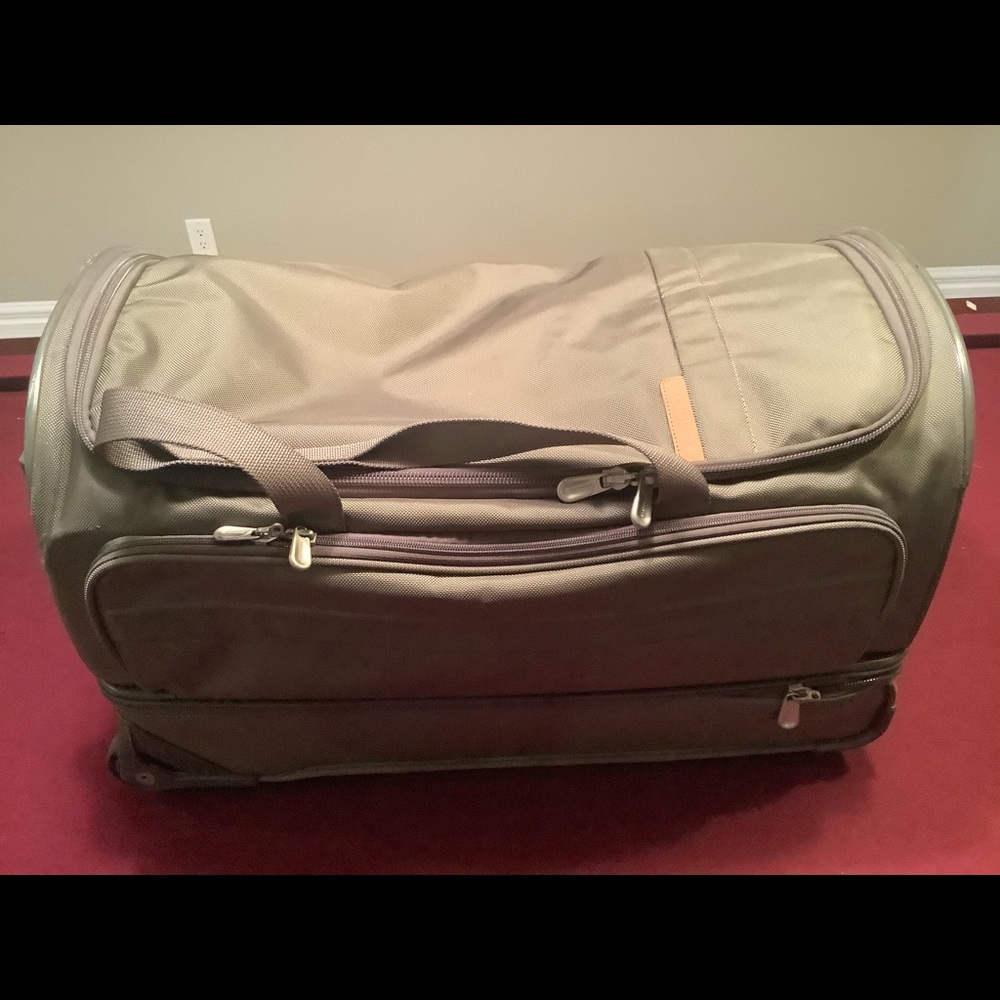 Briggs & Riley baseline medium rolling duffle